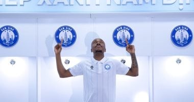 بيرسي تاو وأنجازاته مع الأهلي قبل خوض الدوري الفيتنامي