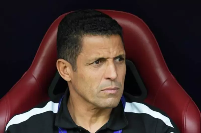 تحليل أسباب إنهاء الجزيرة الإماراتي تعاقده مع عموتة بعد المباراة الأولى في الموسم